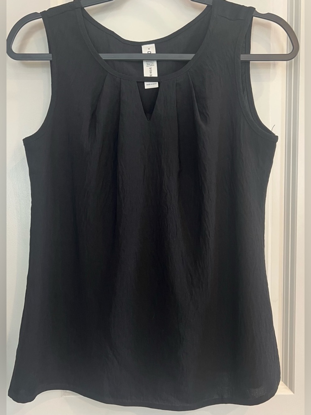 Classic Black Sleeveless Keyhole Camisole